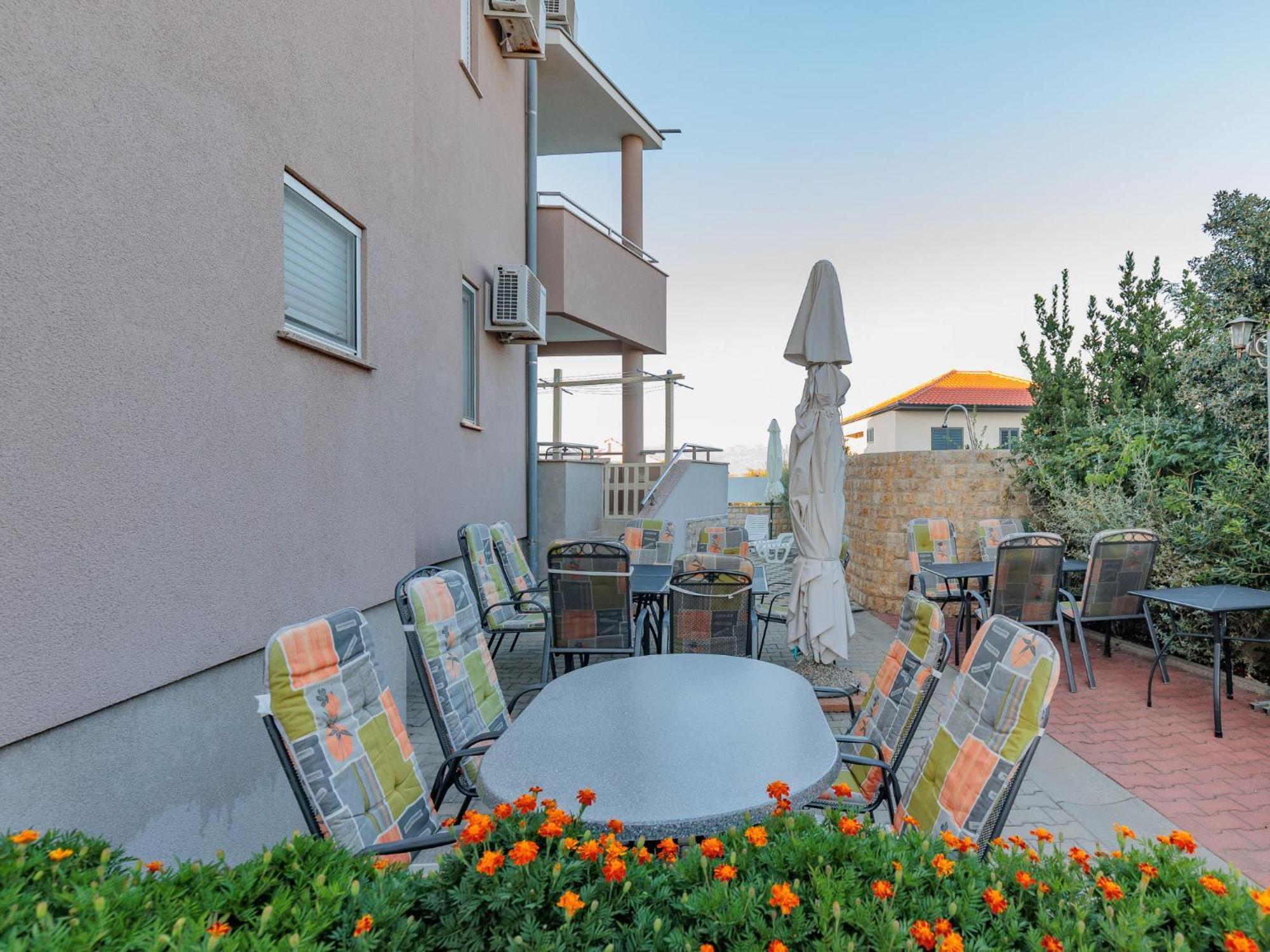 Apartment Mlasina-2 By Interhome Nin Exterior foto